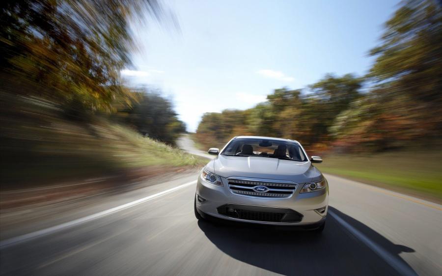  Ford Taurus Limited 2010 года  (фото 6 из 43)